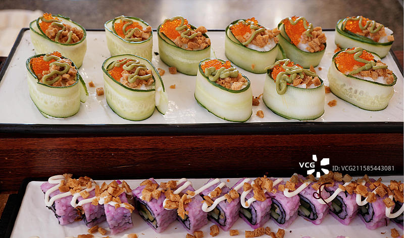 精美多样的创意寿司拼盘多样性日式寿司陈列美食美味下午茶图片素材