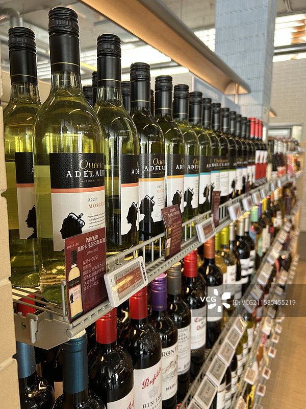 葡萄酒洋酒货架图片素材