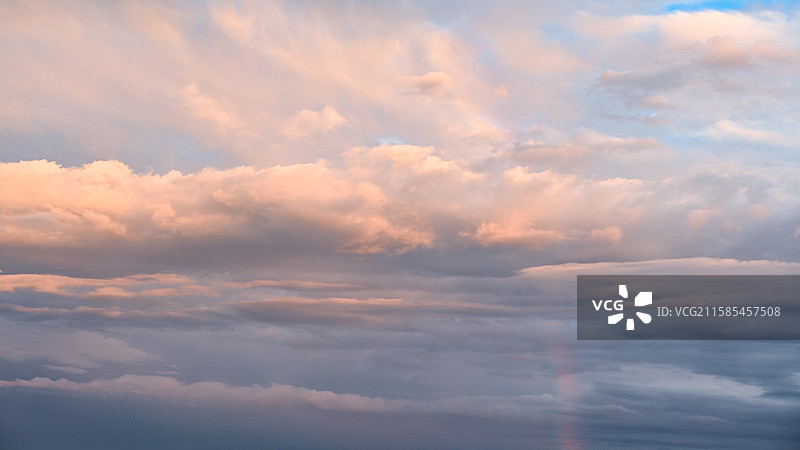 日落时的晚霞与彩虹图片素材