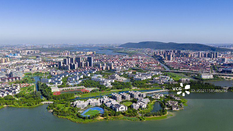 中国常熟世界联合学院UWC航拍图——昆承湖畔的国际教育与创新岛图片素材