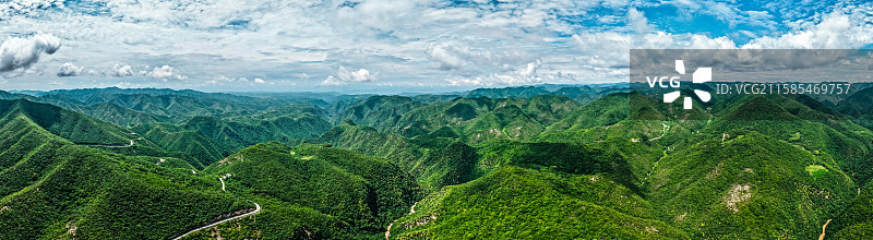 航拍湖北十堰郧西县五龙河景区秦岭山脉峡谷图片素材