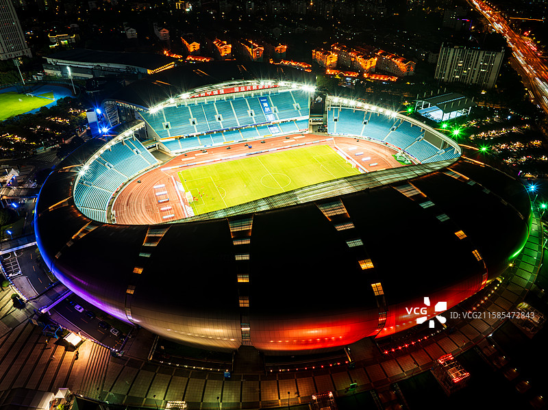 航拍常州市奥体中心夜景，苏超联赛常州主体育场图片素材