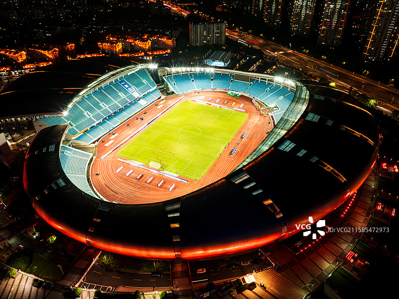 航拍常州市奥体中心夜景，苏超联赛常州主体育场图片素材