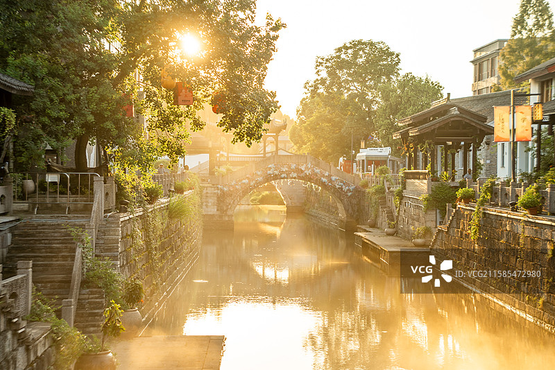 杭州瓶窑老街景区，民国风老街，老电影院老供销社建筑已经保留图片素材