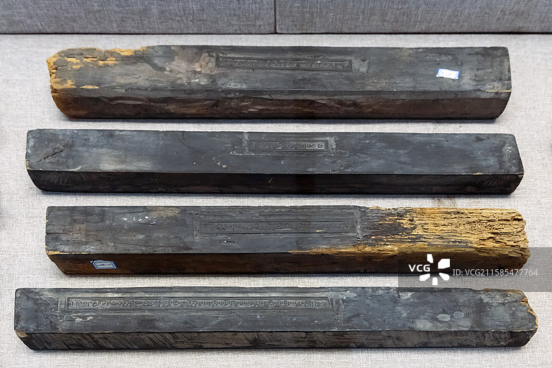 河南安阳中国文字博物馆藏文经文木雕版清代50x7.5x3.5cm图片素材