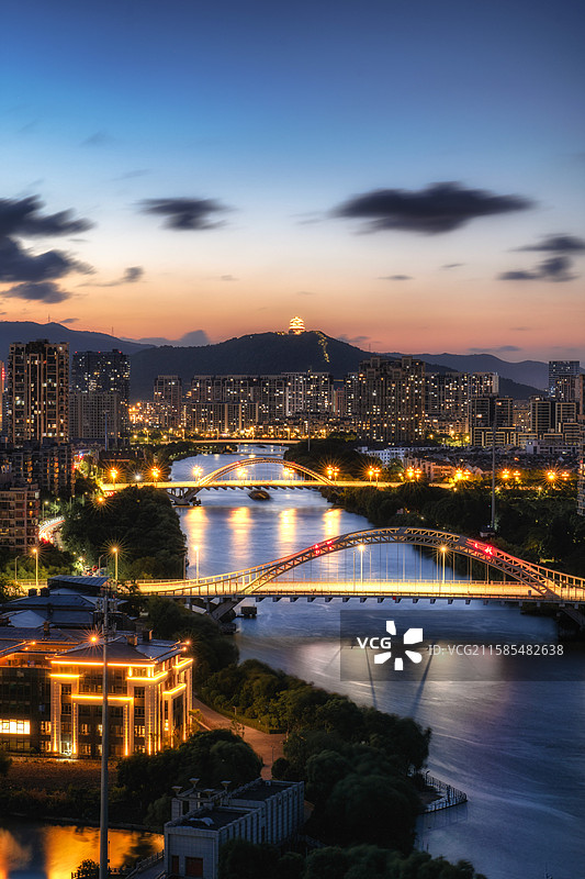 湖州仁皇阁与三桥同框图片素材