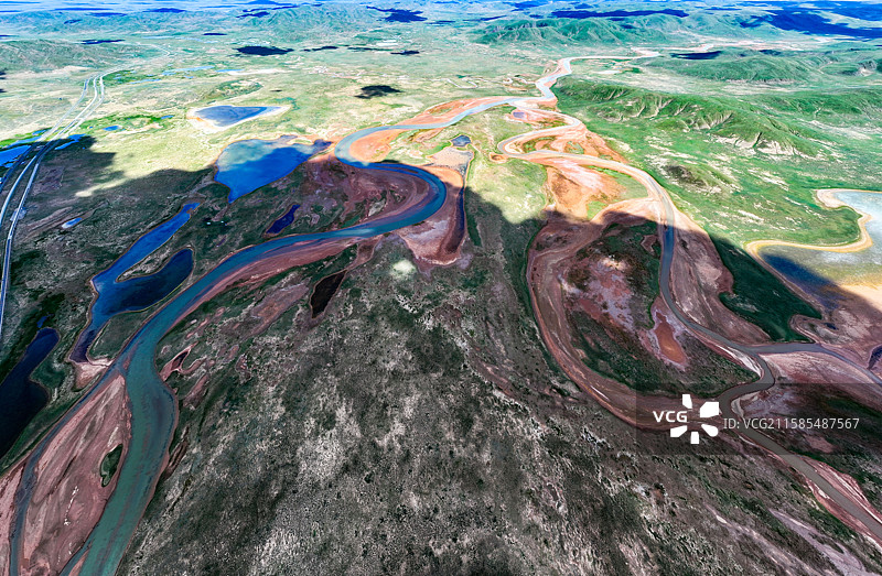 大地油彩画-青海果洛玛多星星海湿地风光图片素材