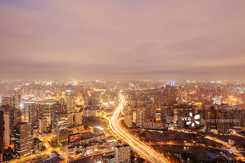 上海博华广场顶楼视角静安区大城市夜景浦东陆家嘴黄浦江东方明珠金茂环球金融上海中心全景图片素材