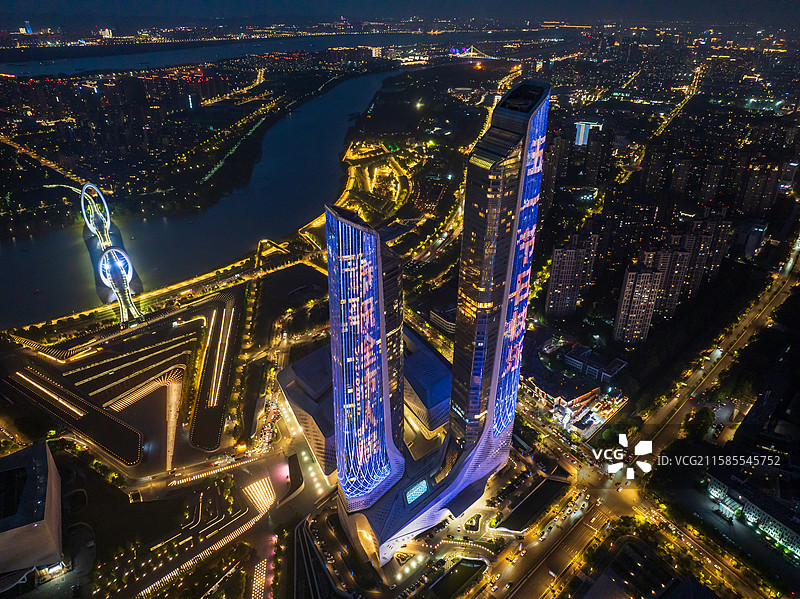 南京眼和南京保利大剧院夜景俯瞰航拍图片素材