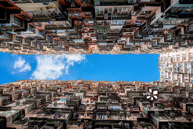 香港“怪兽大厦”住宅楼仰天俯视图片素材