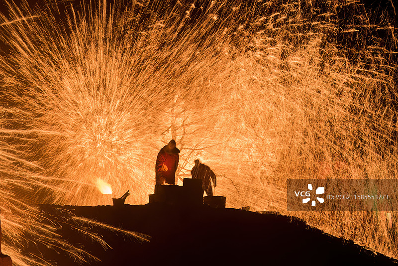 山西省晋城市城北区石店镇司徒小镇打铁花景观图片素材