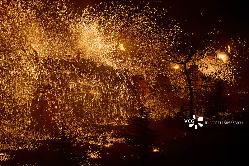 山西省晋城市城北区石店镇司徒小镇打铁花景观图片素材