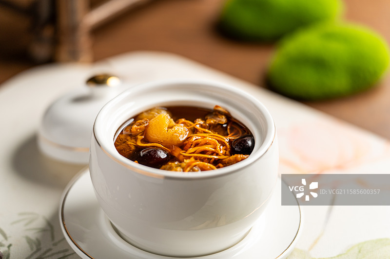 广东地方风味名菜  虫草花炖土鸡汤图片素材