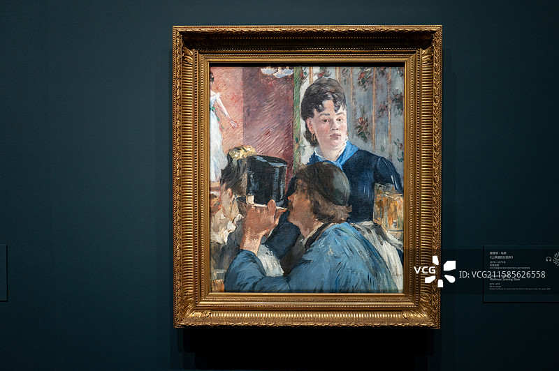 爱德华.马奈《上啤酒的女招待》，布画油画，1878-1879。1959年依据与日本的条约入藏卢浮宫。图片素材