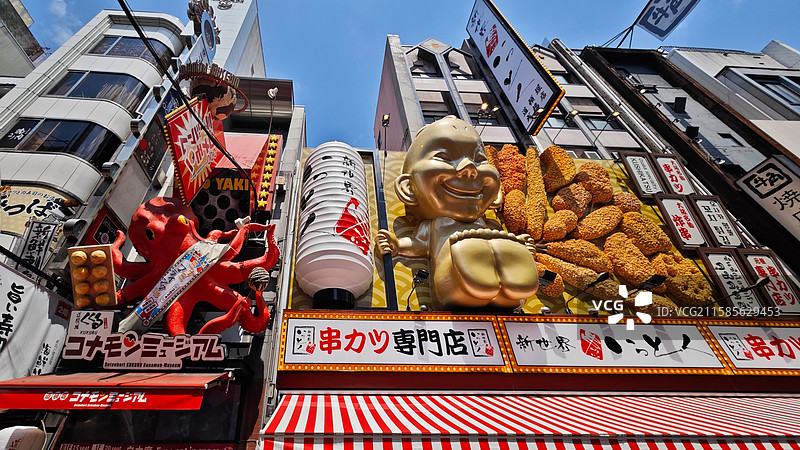 大阪心斋桥是大阪著名商业购物区，以心斋桥筋商店街为中心，汇聚众多店铺，美食丰富，氛围繁华图片素材