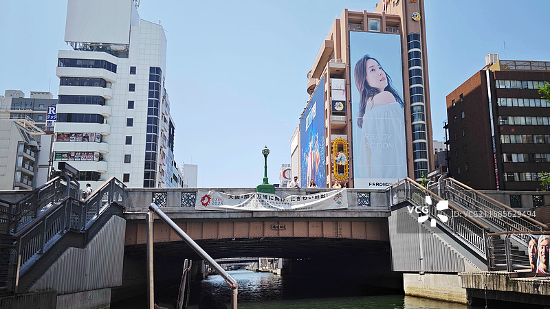 大阪心斋桥是大阪著名商业购物区，以心斋桥筋商店街为中心，汇聚众多店铺，美食丰富，氛围繁华图片素材