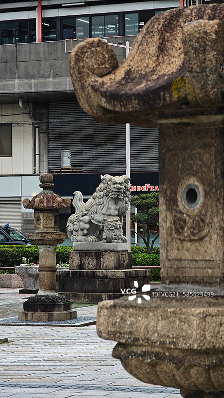 大阪住吉公园是 1873 年开放的古老公园，有历史遗迹，四季花草繁茂，兼具休闲与文化氛围图片素材