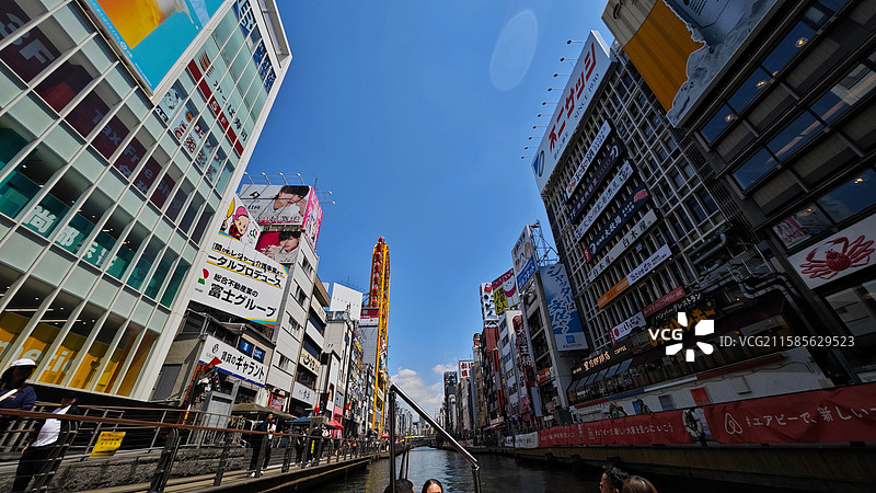 大阪心斋桥是大阪著名商业购物区，以心斋桥筋商店街为中心，汇聚众多店铺，美食丰富，氛围繁华图片素材