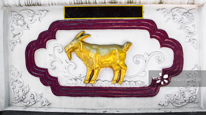 泰国寺庙中的泰国特色的十二生肖雕像-羊图片素材