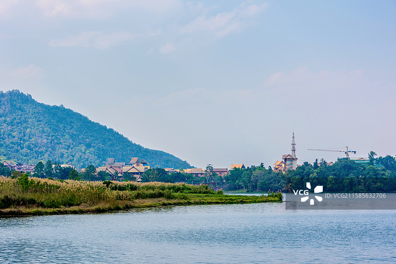 中国云南普洱西盟县勐梭龙潭湖景风光图片素材