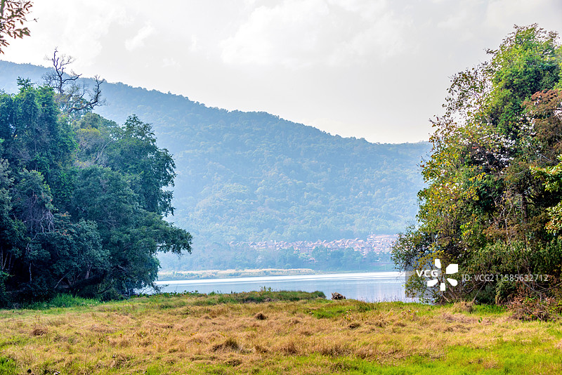 中国云南普洱西盟县勐梭龙潭湖景风光图片素材