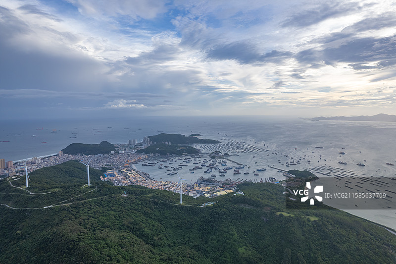 航拍闸坡渔港风光，广东省阳江市海陵岛图片素材
