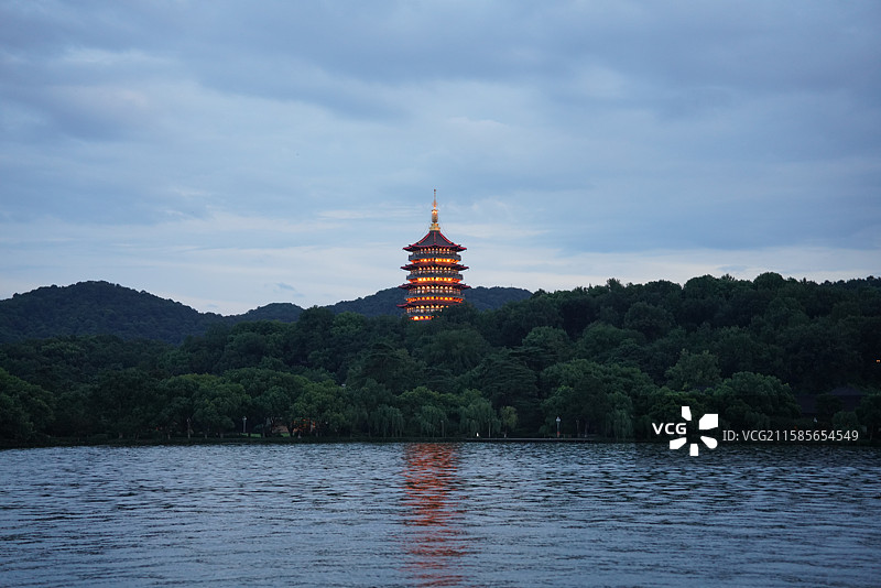 杭州西湖雷峰塔图片素材