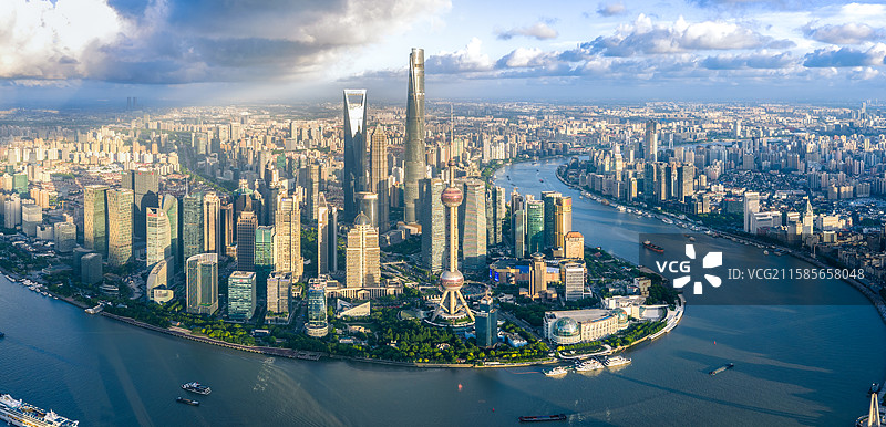 日落时分全景陆家嘴城市风光图片素材