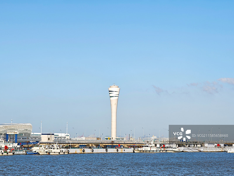 上海国际邮轮旅游度假区·上海吴淞口国际邮轮港的调度指挥塔图片素材