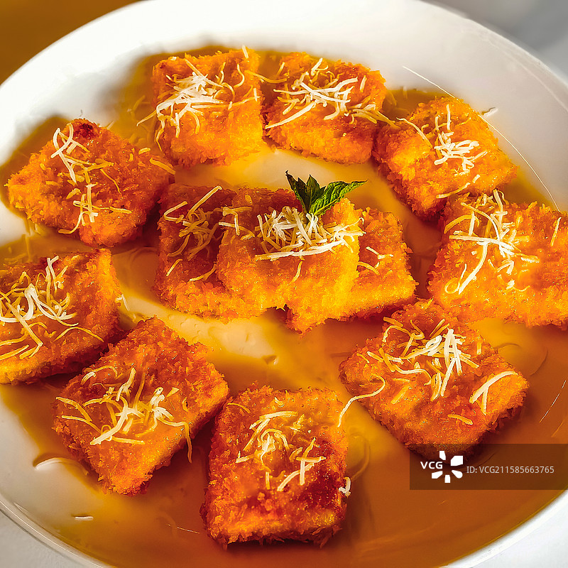 大理弥渡县特色小吃椰丝脆皮豆腐图片素材