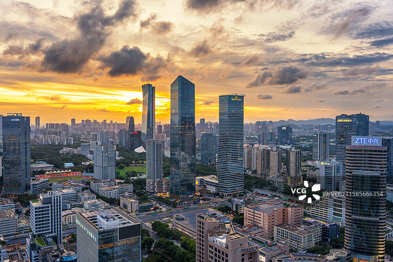 傍晚黄昏时刻深圳南山科技园建筑群图片素材