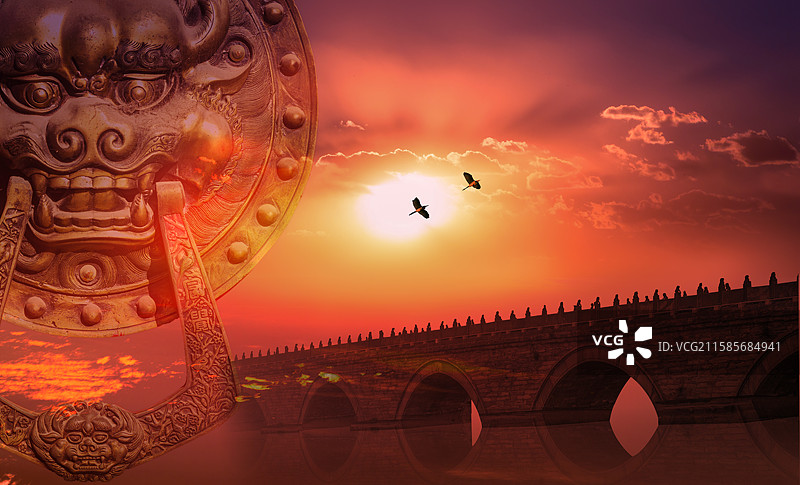 鎏金狮子门环与卢沟桥图片素材