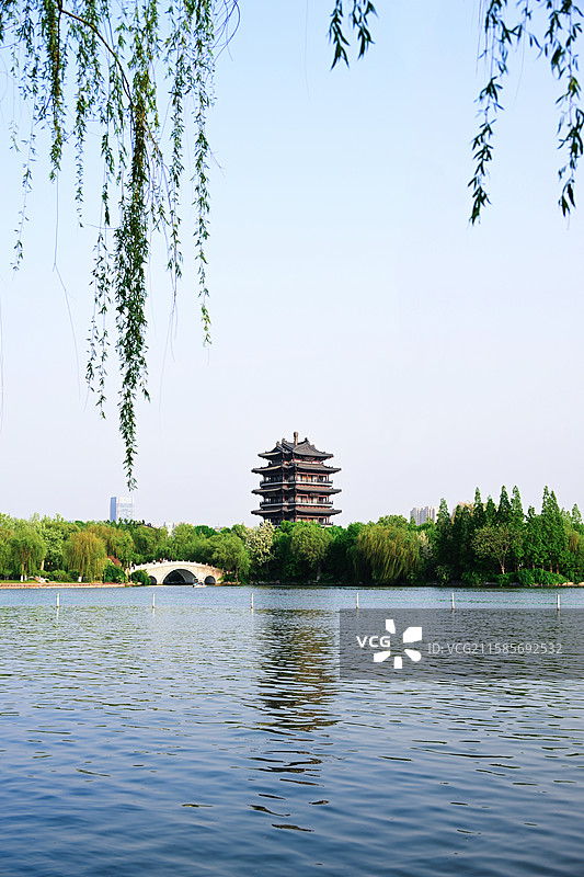 济南大明湖畔图片素材