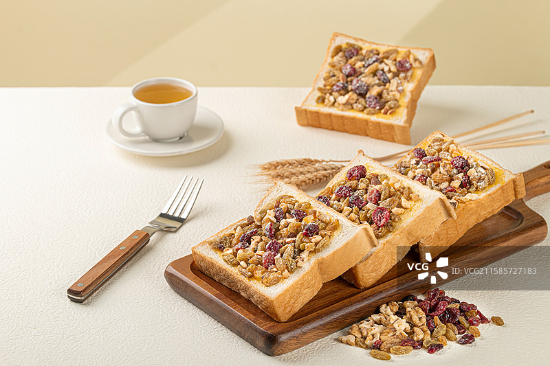 坚果吐司面包图片素材