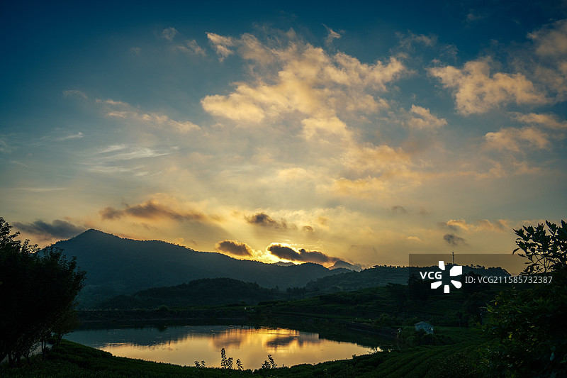 《晨光》图片素材