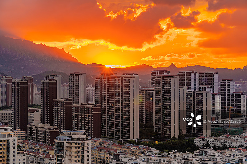 青岛西海岸城市天际线日落图片素材