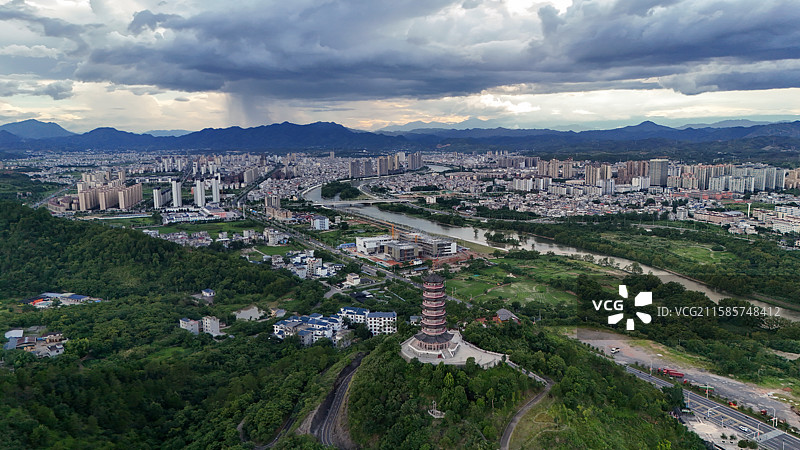 航拍视角下的遂川县城图片素材