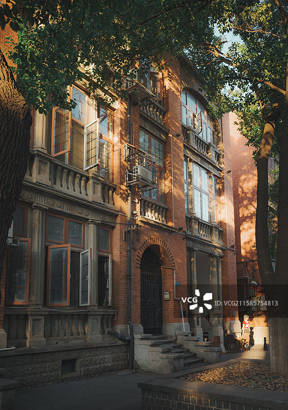 武汉江边黎黄陂路的古建图片素材