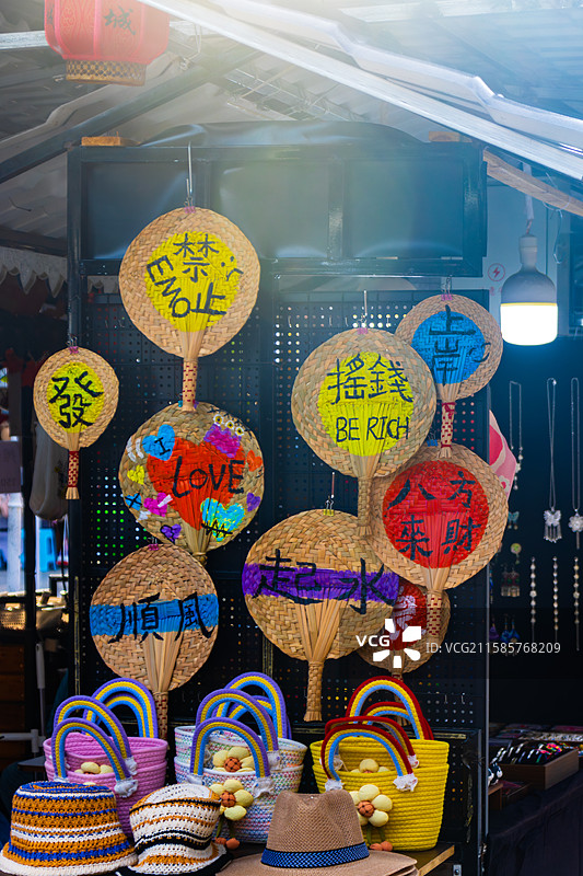 恩施土家女儿城商铺陈设图片素材