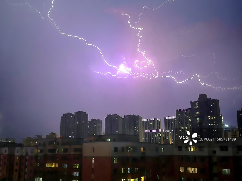 8月18日兰州超强闪电图片素材