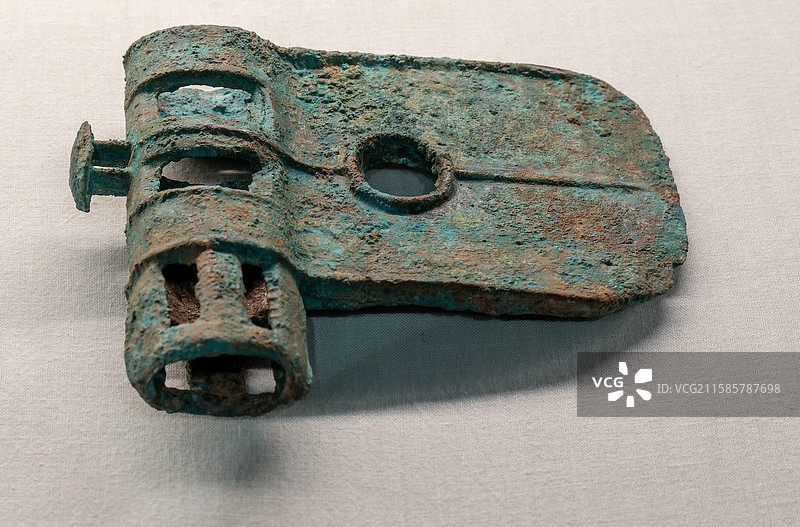 青铜钺，卡约文化图片素材