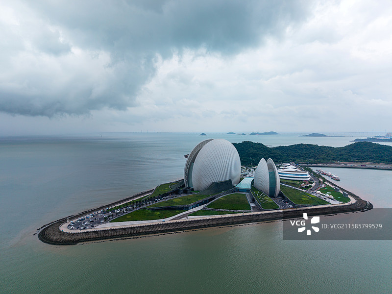 台风来临前的珠海大剧院图片素材