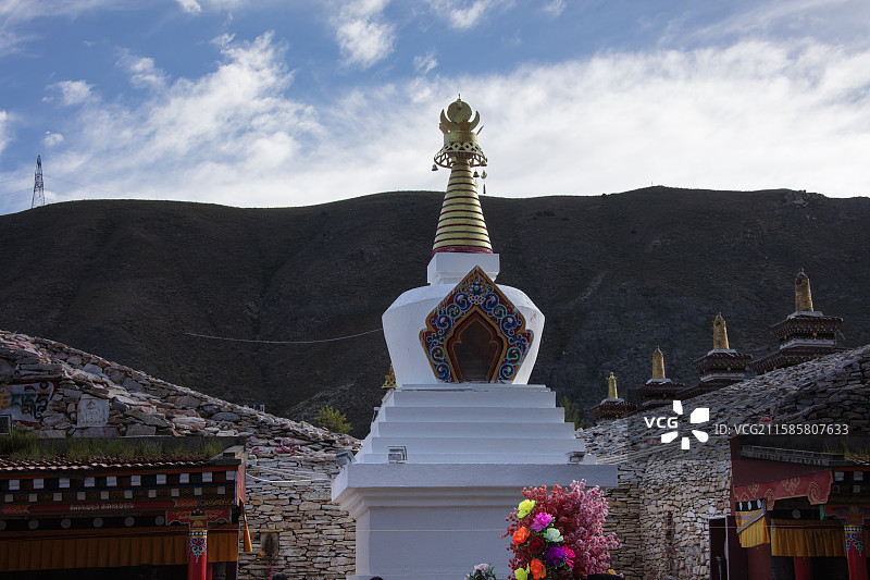 玉树新寨嘉那玛尼石经城图片素材