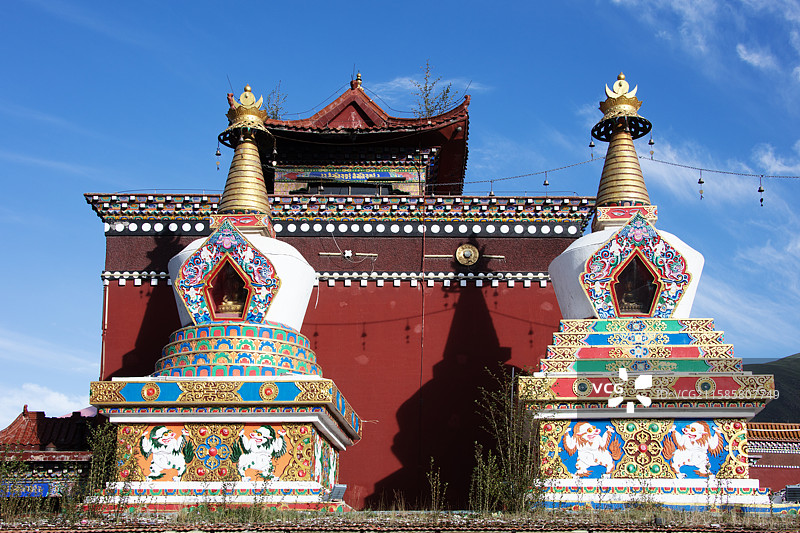 玉树新寨嘉那玛尼石经城图片素材