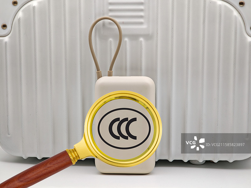 行李充电宝3C认证检查，充电宝新规，充电宝安全性检查，充电宝爆炸，充电宝燃烧图片素材