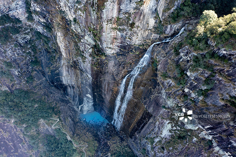 德化石牛山溪瀑长流图片素材