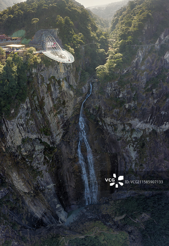 德化石牛山溪瀑长流图片素材