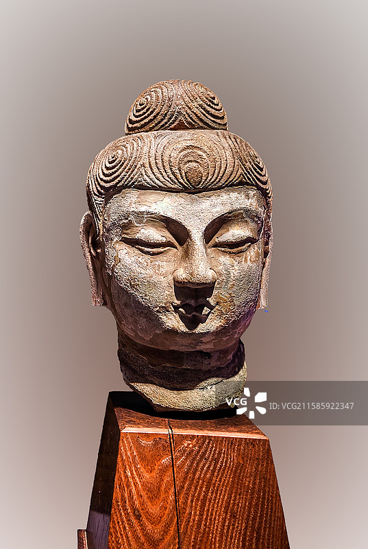 如来头部，中国山西省天龙山石窟第18窟，唐，日本东京国立博物馆藏图片素材