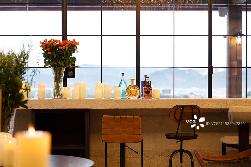 有氛围感的酒吧吧台图片素材
