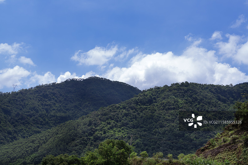 广西贵港市桂平市大藤峡景区美丽的环峡谷公路图片素材